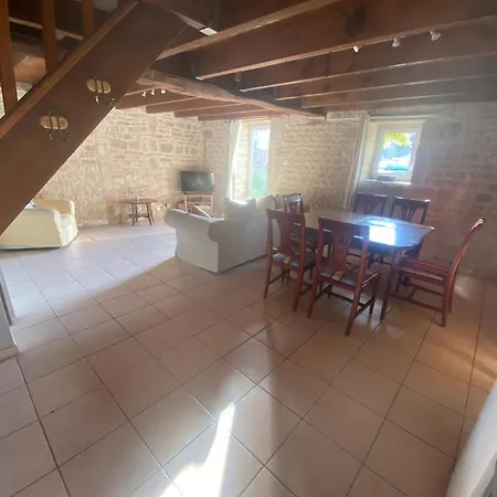 Holiday home Columba - Les Constellations Doeuil-sur-le-Mignon